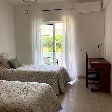 H - Village Apartamento *